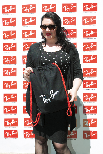 Maja-Založnik-z-novimi-sončnimi-očali