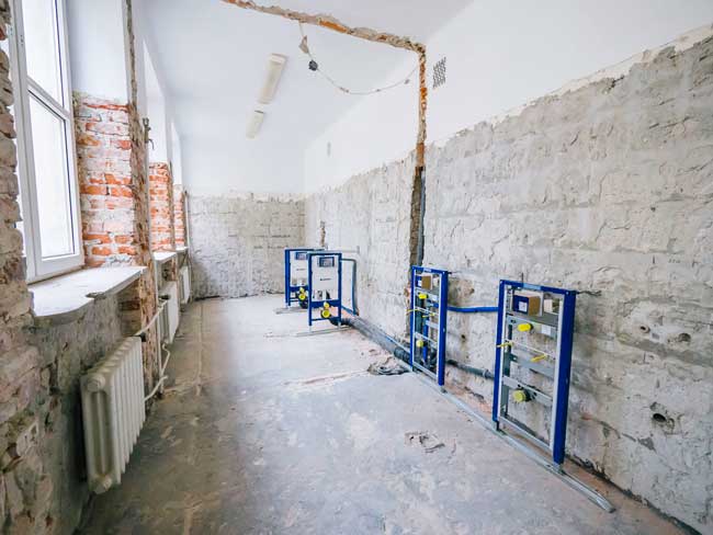 Popolna prenova sanitarnih prostorov v osnovni šoli v Varšavi Nove Geberit sanitarne inštalacije 