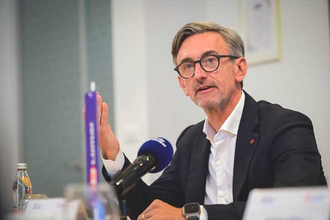 Lumar je postal največji slovenski proizvajalec montažnih lesenih objektov –  Dodana vrednost na zaposlenega 82.538 EUR –  Zaradi stavke se pojavljajo težave s pridobivanjem gradbenih dovoljenj